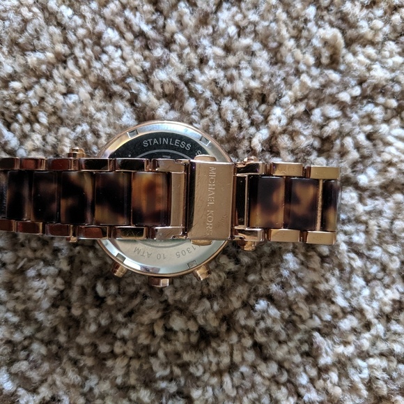 Michael Kors Rose gold & Tortoise watch - Picture 4 of 6